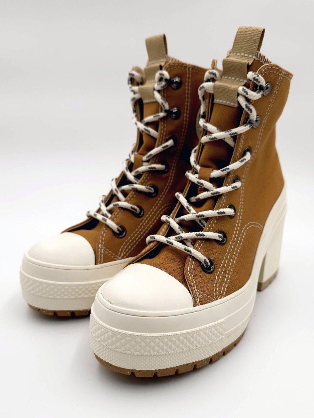 CONVERSE Chuck 70 De Luxe Heeled Boots Shoes A06437C Trek Tan Granola Size 5.5
